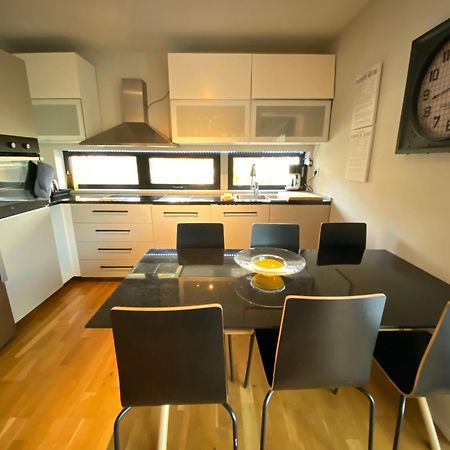 Townhouse On Arlanda Stockholm Metro Line - Easy Checkin Villa Солентюна Екстериор снимка