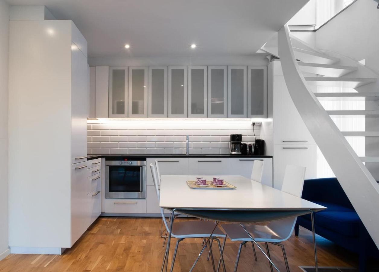 Townhouse On Arlanda Stockholm Metro Line - Easy Checkin Villa Солентюна Екстериор снимка