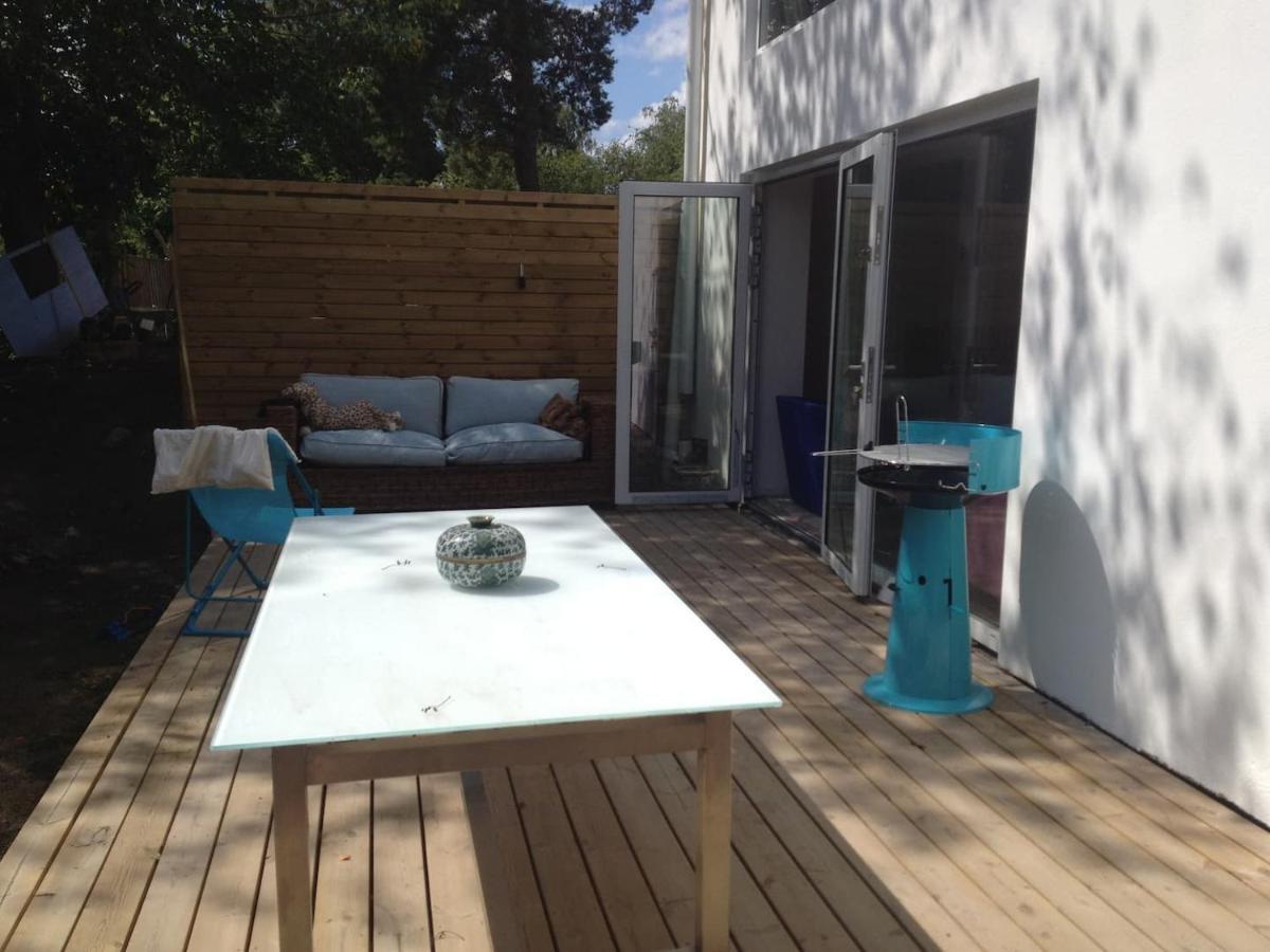 Townhouse On Arlanda Stockholm Metro Line - Easy Checkin Villa Солентюна Екстериор снимка