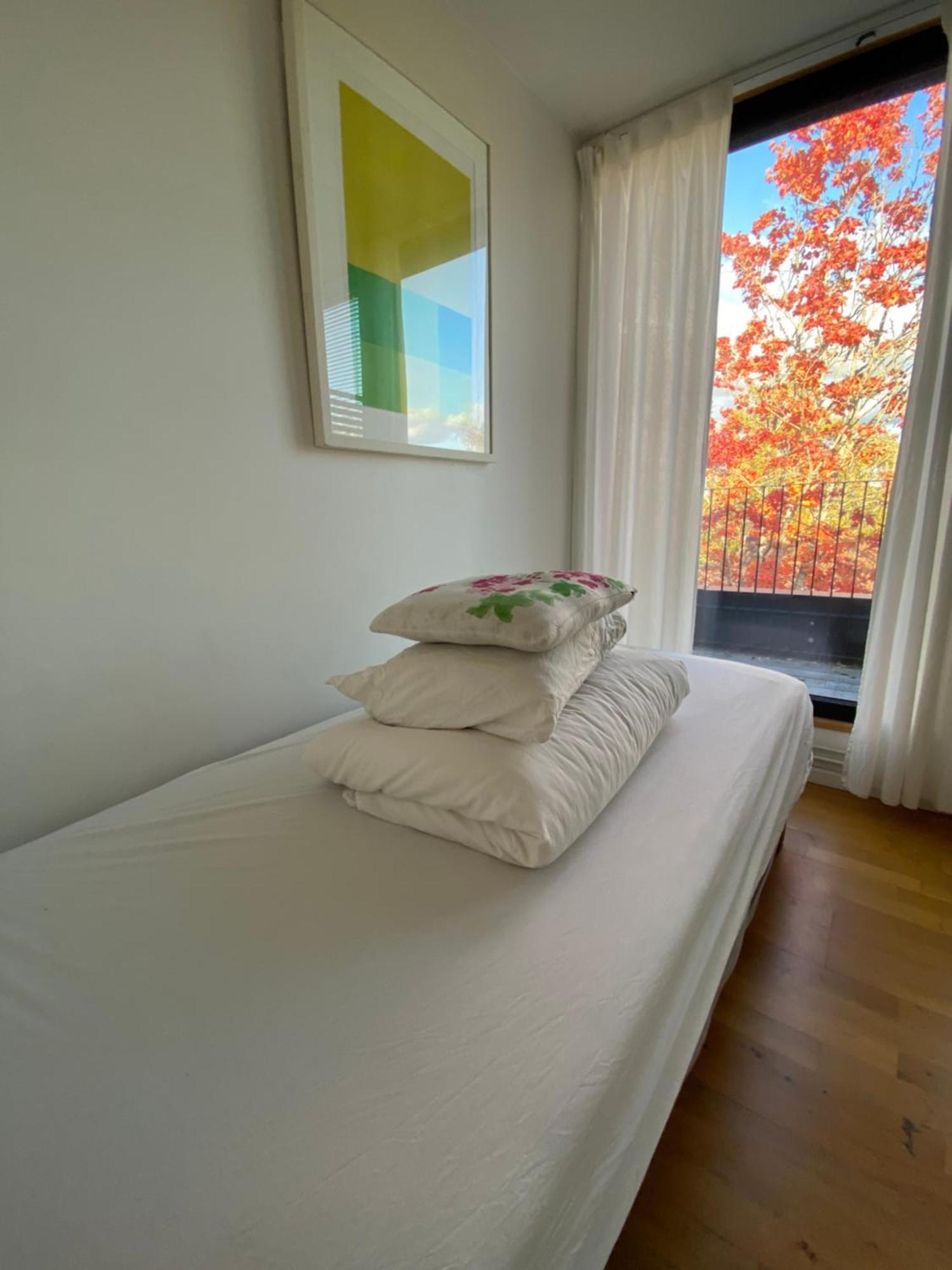 Townhouse On Arlanda Stockholm Metro Line - Easy Checkin Villa Солентюна Екстериор снимка