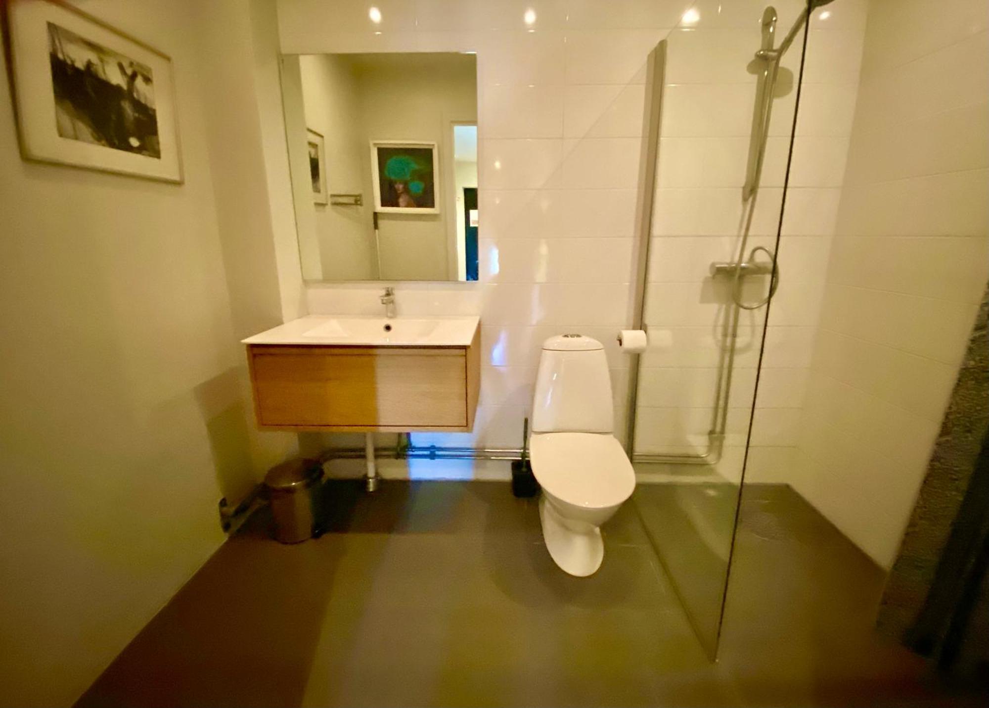 Townhouse On Arlanda Stockholm Metro Line - Easy Checkin Villa Солентюна Екстериор снимка