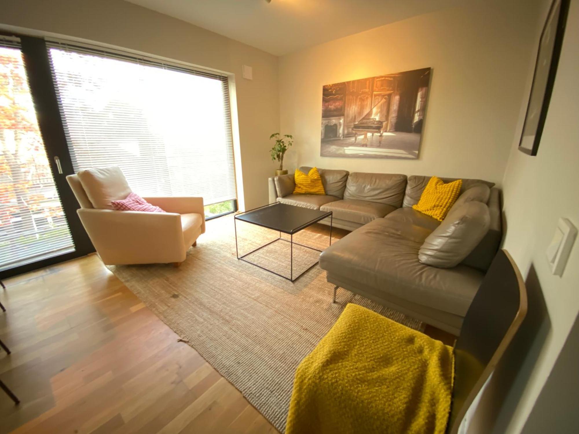 Townhouse On Arlanda Stockholm Metro Line - Easy Checkin Villa Солентюна Екстериор снимка