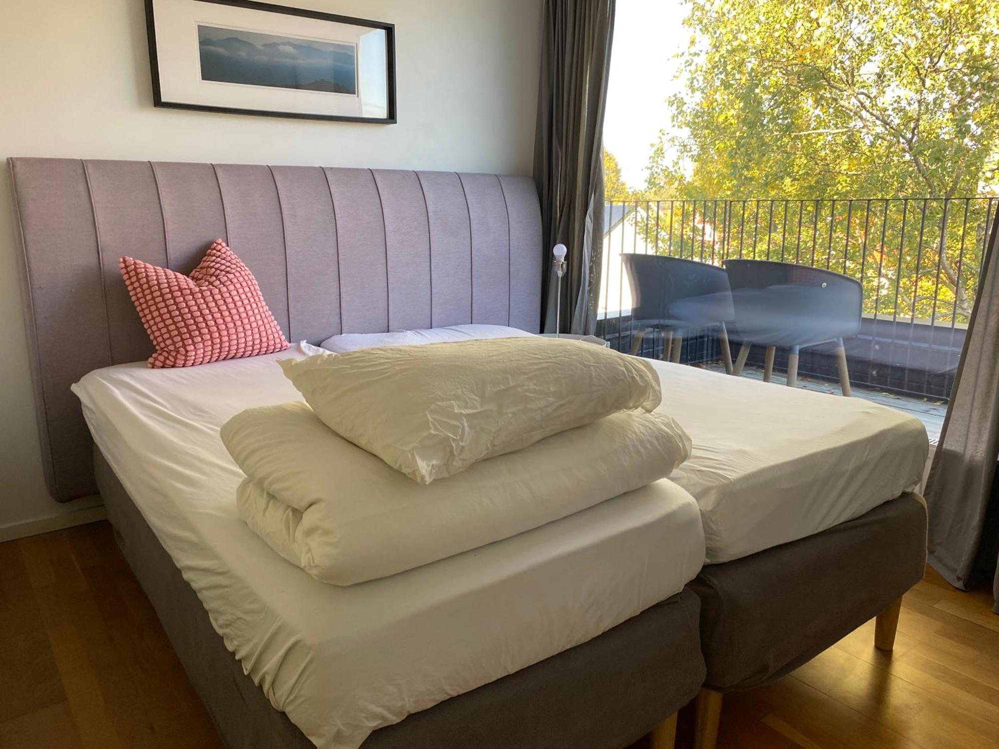 Townhouse On Arlanda Stockholm Metro Line - Easy Checkin Villa Солентюна Екстериор снимка